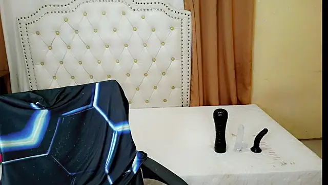 Seductive sophie online show from May 30, 2026, 3:13 am