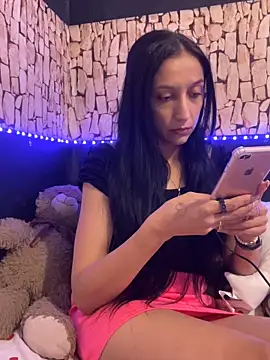 anamaria04 online show from April 12, 2026, 1:36 pm