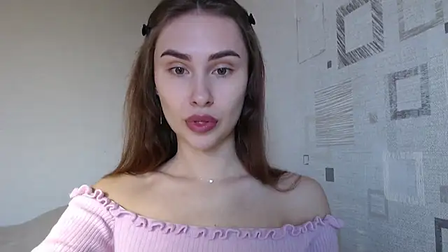 yourameliaa online show from March 22, 2026, 2:40 pm