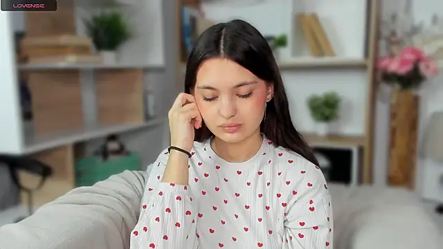 MirthaBolduan online show from March 5, 2026, 8:11 am