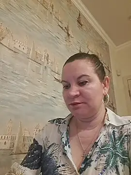 LaraHarper online show from April 6, 2026, 9:38 pm