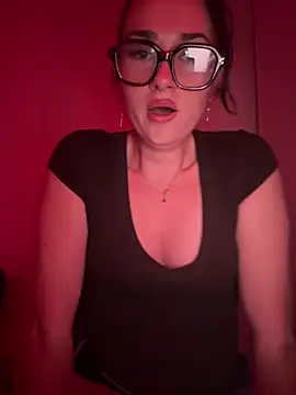 Claraaaaa06 online show from April 21, 2026, 7:31 pm