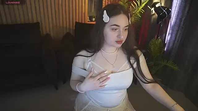 Snapshot of RapunzelAngel chatting on May 9, 2026, 6:06 am RapunzelAngel online show from May 9, 2026, 6:06 am