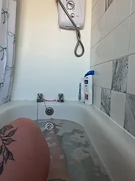 BeeMay22 online show from April 7, 2026, 9:22 am