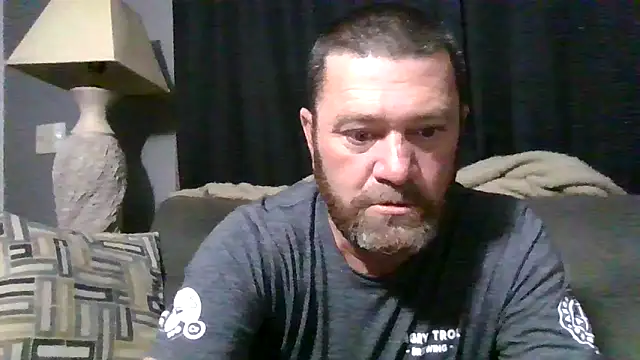 Snapshot of Beaededpainter chatting on May 31, 2026, 11:38 pm Beaededpainter online show from May 31, 2026, 11:38 pm