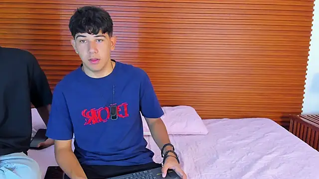 peakk twiinns online show from April 7, 2026, 11:23 am