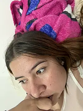 Zoe Luxxe  online show from June 15, 2026, 9:36 pm