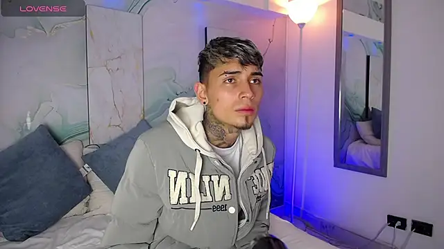 Max Hader  online show from April 17, 2026, 3:42 am