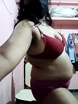 Miss-Dolly07 online show from April 10, 2026, 5:42 pm