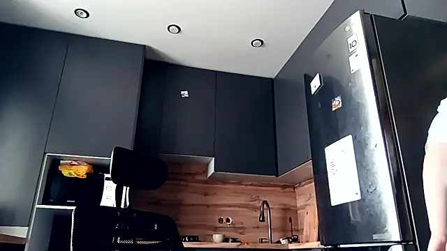 Snapshot of FreedaRiesinger chatting on March 3, 2026, 7:15 am FreedaRiesinger online show from March 3, 2026, 7:15 am