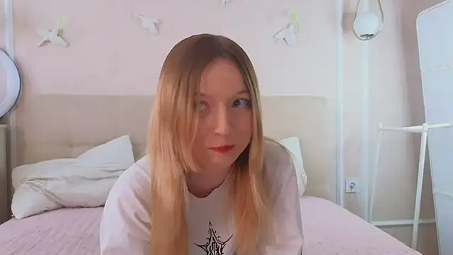 Snapshot of JillHolland chatting on March 22, 2026, 10:06 am JillHolland online show from March 22, 2026, 10:06 am