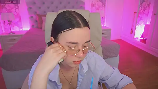 TorrySrar online show from April 3, 2026, 8:37 pm