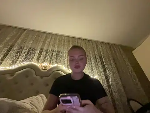 Snapshot of Maria_Smitt chatting on March 4, 2026, 5:10 pm Maria Smitt online show from March 4, 2026, 5:10 pm