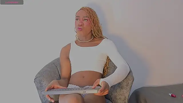 Snapshot of brit_davis chatting on March 3, 2026, 2:57 pm brit davis online show from March 3, 2026, 2:57 pm