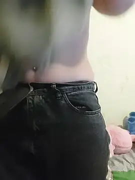 TenderAndSweetX online show from March 4, 2026, 7:05 am