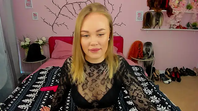 HannahWillow online show from March 9, 2026, 7:45 am