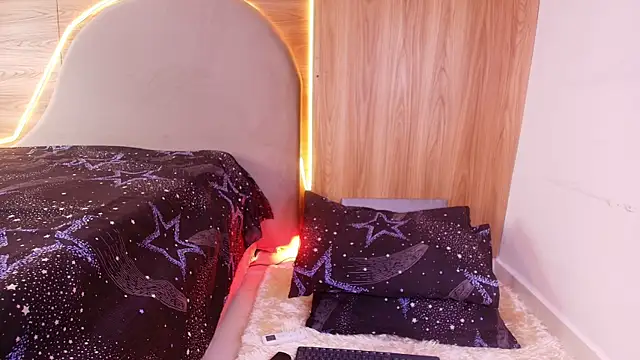 kiara lp online show from April 15, 2026, 3:12 am