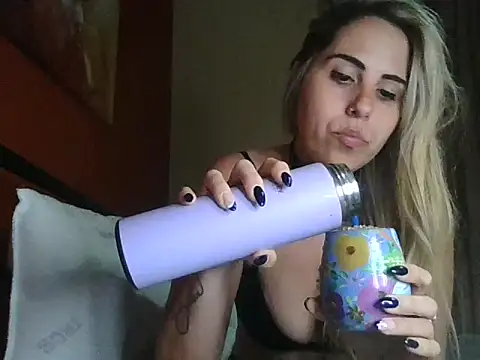 Emilyvuxa online show from April 24, 2026, 7:49 pm