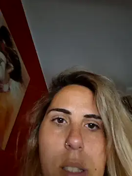 Snapshot of Emilyvuxa chatting on June 2, 2026, 4:12 am Emilyvuxa online show from June 2, 2026, 4:12 am