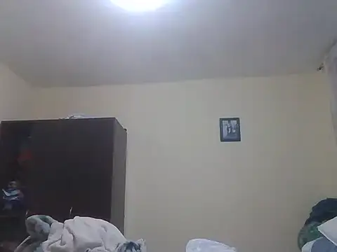 Jiwon Han online show from March 4, 2026, 4:09 am