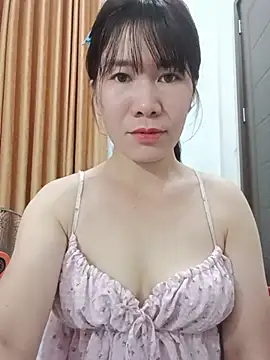 Bondgirl 9 online show from July 6, 2026, 11:17 am