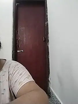 Star--Girl online show from May 23, 2026, 1:37 am