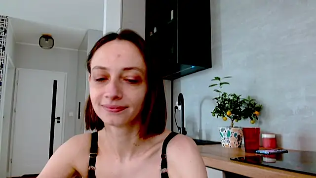Snapshot of misssweet chatting on June 1, 2026, 9:42 am misssweet online show from June 1, 2026, 9:42 am