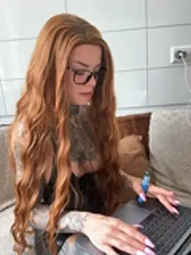 Snapshot of SkinnyLilly chatting on July 3, 2026, 2:45 pm SkinnyLilly online show from July 3, 2026, 2:45 pm