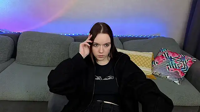 Snapshot of SunyLily chatting on May 7, 2026, 7:12 am SunyLily online show from May 7, 2026, 7:12 am