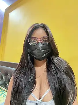 Snapshot of nikki_catz chatting on May 6, 2026, 1:09 am nikki catz online show from May 6, 2026, 1:09 am
