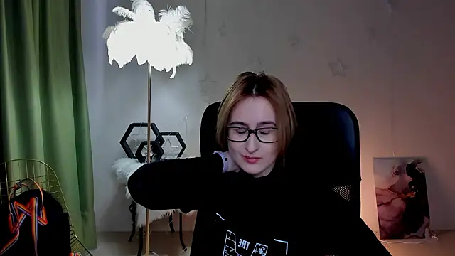 LixeLuna online show from March 11, 2026, 12:10 pm