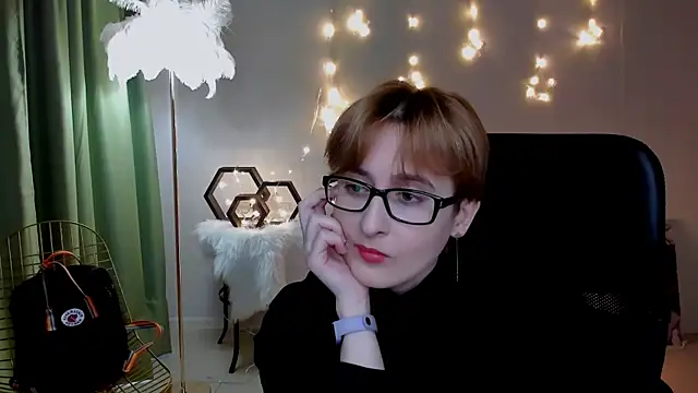 LixeLuna online show from March 13, 2026, 6:29 am