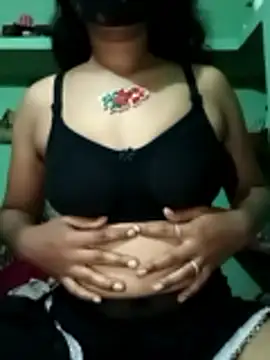 niyashree100 online show from May 8, 2026, 11:25 am