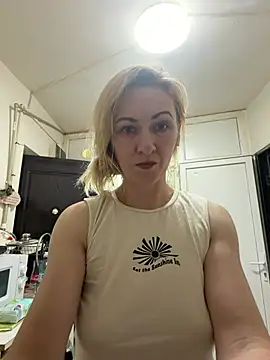 Snapshot of Secret_Ladyx chatting on June 21, 2026, 4:40 am Secret Ladyx online show from June 21, 2026, 4:40 am