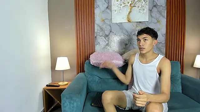 SKYN MAN online show from April 4, 2026, 3:02 am