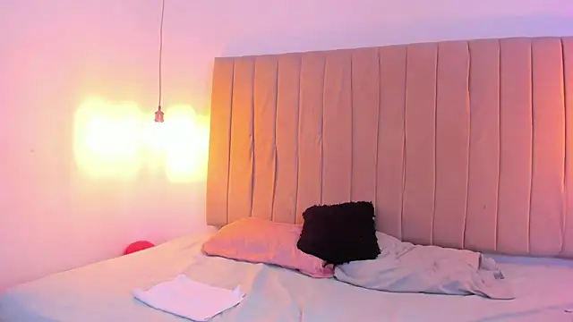 karina foxi online show from March 8, 2026, 1:03 pm