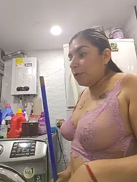 Snapshot of DulceAndChef chatting on June 7, 2026, 2:06 am DulceAndChef online show from June 7, 2026, 2:06 am