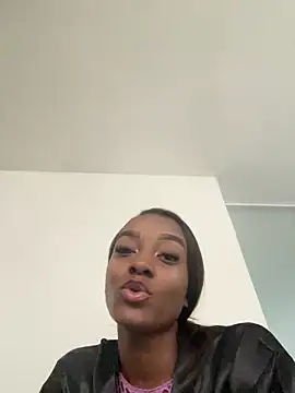 Snapshot of SandyAdaezee chatting on April 17, 2026, 7:06 pm SandyAdaezee online show from April 17, 2026, 7:06 pm