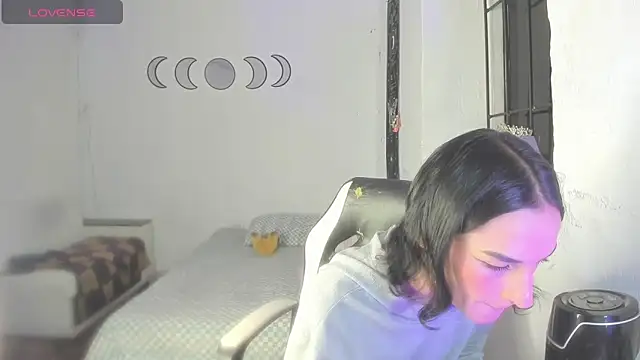 marianafoxx  online show from April 13, 2026, 2:32 pm