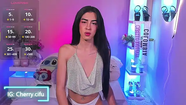 CherrySeraphine1 online show from May 5, 2026, 6:11 pm