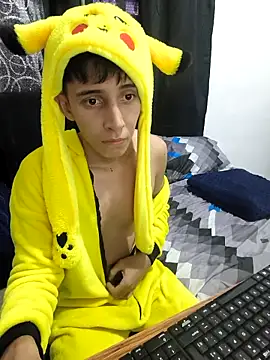 gomitaboy1 online show from April 13, 2026, 7:07 pm