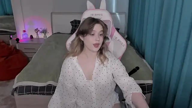 Snapshot of JennyHardy chatting on July 12, 2026, 2:29 pm JennyHardy online show from July 12, 2026, 2:29 pm