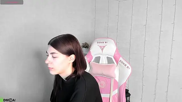 LunaRossaa online show from April 10, 2026, 1:45 am