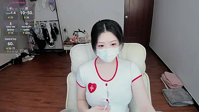 Snapshot of myomyo_ chatting on April 10, 2026, 12:01 pm myomyo online show from April 10, 2026, 12:01 pm