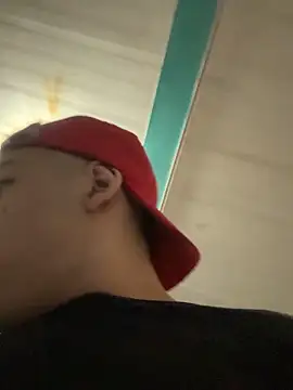 OliverTabordaa online show from April 19, 2026, 10:12 pm