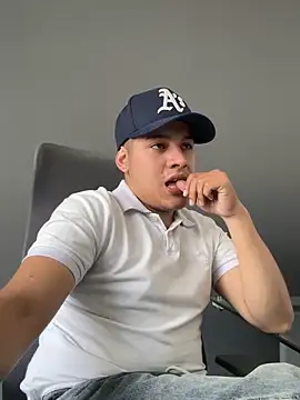 Snapshot of OliverTabordaa chatting on June 9, 2026, 1:45 pm OliverTabordaa online show from June 9, 2026, 1:45 pm