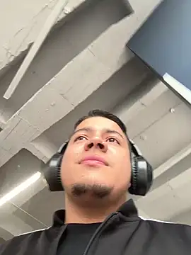 OliverTabordaa online show from March 27, 2026, 7:04 pm