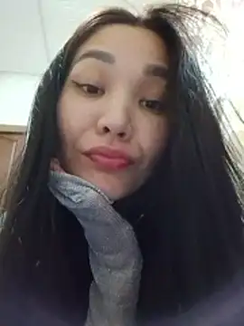 Snapshot of HollyXMolly chatting on March 9, 2026, 4:21 pm HollyXMolly online show from March 9, 2026, 4:21 pm