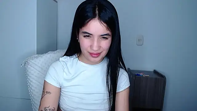 Snapshot of Lucy_engel chatting on April 23, 2026, 2:29 am Lucy engel online show from April 23, 2026, 2:29 am