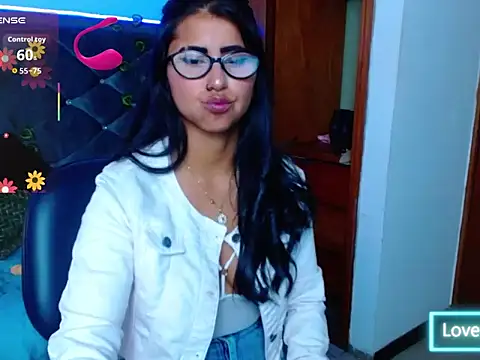 Alisha Gamskar13 online show from June 15, 2026, 1:55 pm